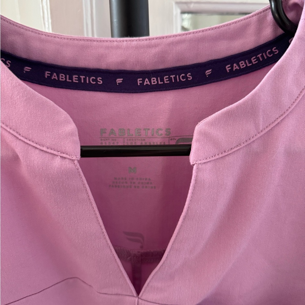 Fabletics Scrub Set - Picture 2 of 4